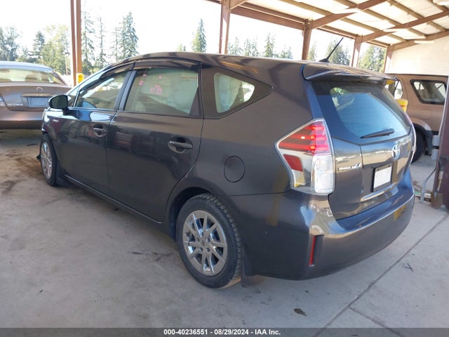 Toyota Prius V Two 2015 JTDZN3EU6FJ030466 Image 3