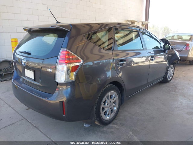 Toyota Prius V Two 2015 JTDZN3EU6FJ030466 Image 4