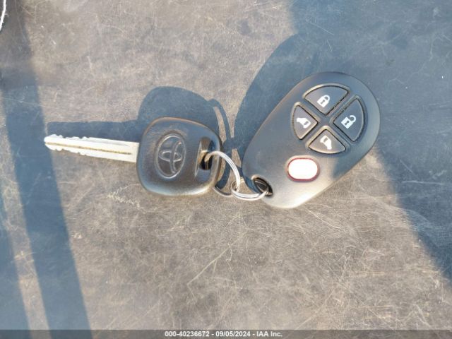 5TDKK3DC1GS766013 Toyota SIENNA LE