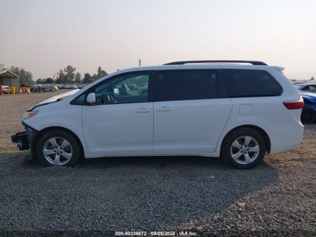 5TDKK3DC1GS766013 Toyota SIENNA LE