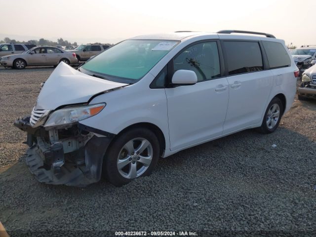 5TDKK3DC1GS766013 Toyota SIENNA LE