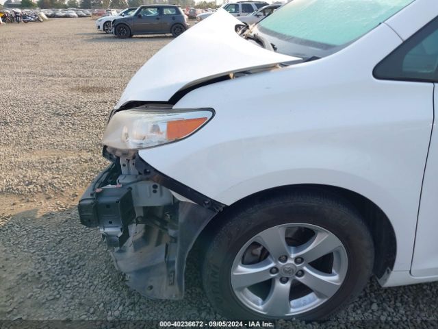 5TDKK3DC1GS766013 Toyota SIENNA LE
