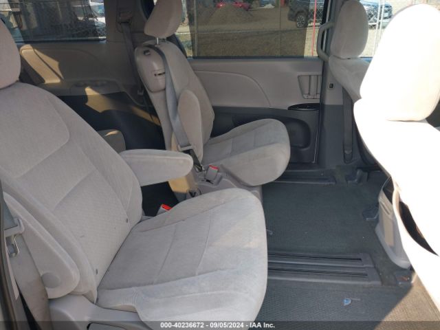 5TDKK3DC1GS766013 Toyota SIENNA LE