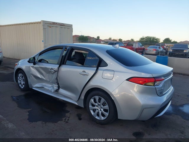 Toyota COROLLA LE 2022 5YFEPMAE6NP368330 Image 3