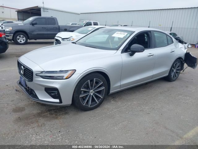 7JRL12TZ3NG162821 Volvo S60 B5 Momentum