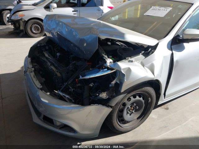 3VWD17AJ0EM234137 Volkswagen Jetta 1.8t Se