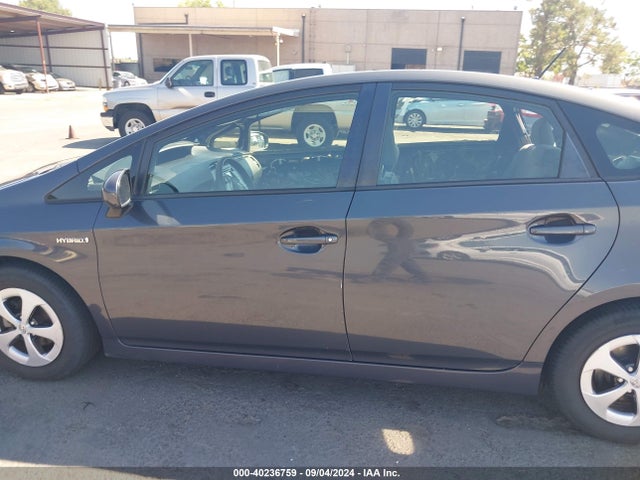 Toyota Prius Two 2014 JTDKN3DU1E0379803 Image 15