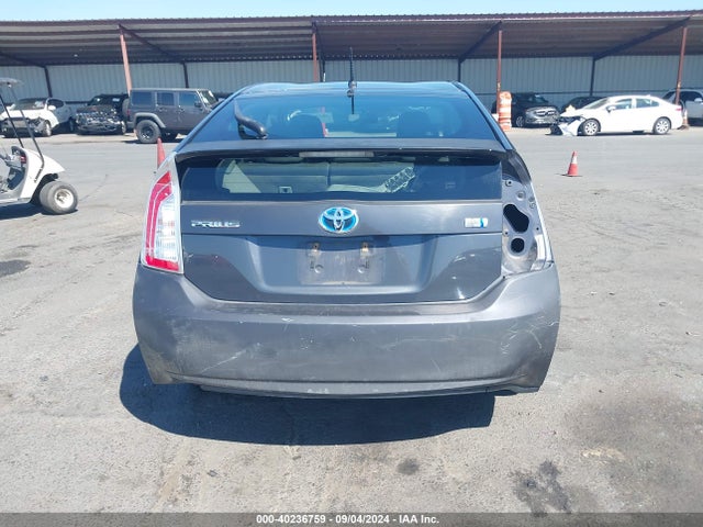Toyota Prius Two 2014 JTDKN3DU1E0379803 Image 17