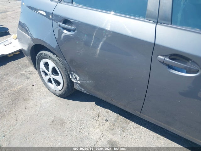 Toyota Prius Two 2014 JTDKN3DU1E0379803 Image 6