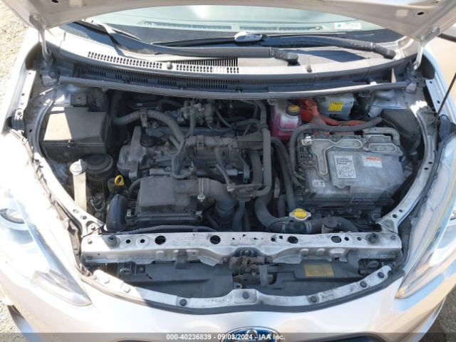 JTDKDTB30F1576020 Toyota Prius C One