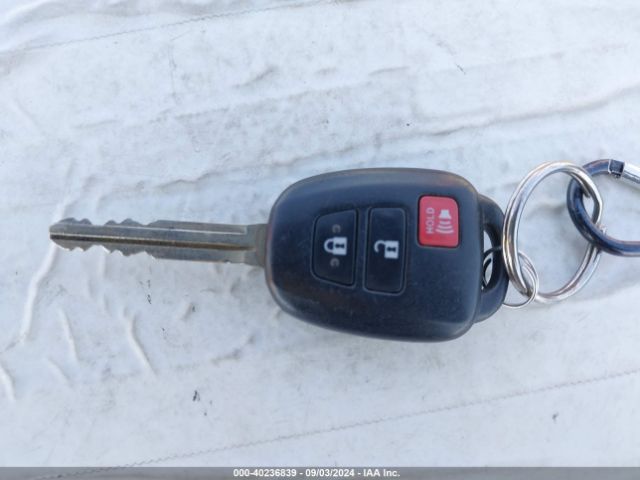 JTDKDTB30F1576020 Toyota Prius C One
