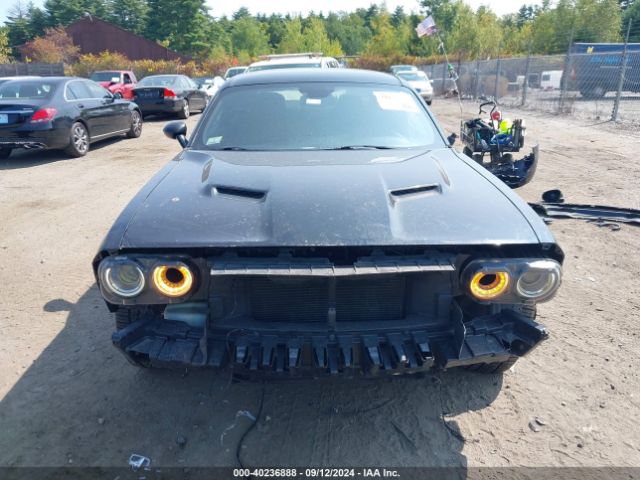 2C3CDZAG5GH209648 Dodge Challenger Sxt