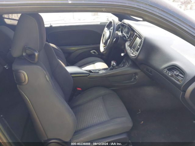 2C3CDZAG5GH209648 Dodge Challenger Sxt