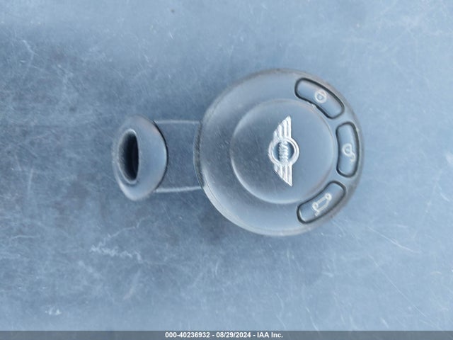 2008 MINI COOPER S WMWMF73558TV35896 Photo 10