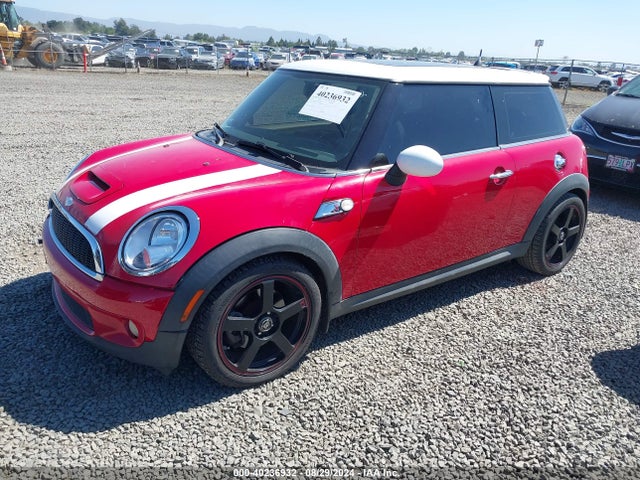 2008 MINI COOPER S WMWMF73558TV35896 Photo 1