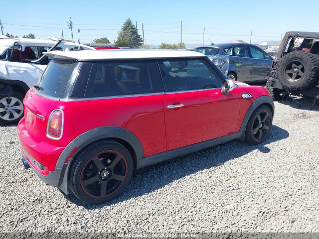 2008 MINI COOPER S WMWMF73558TV35896 Photo 3