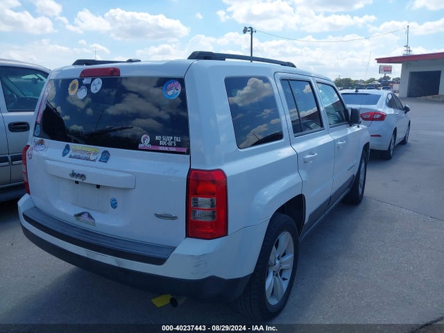 1C4NJPFB1FD318473 Jeep Patriot Latitude