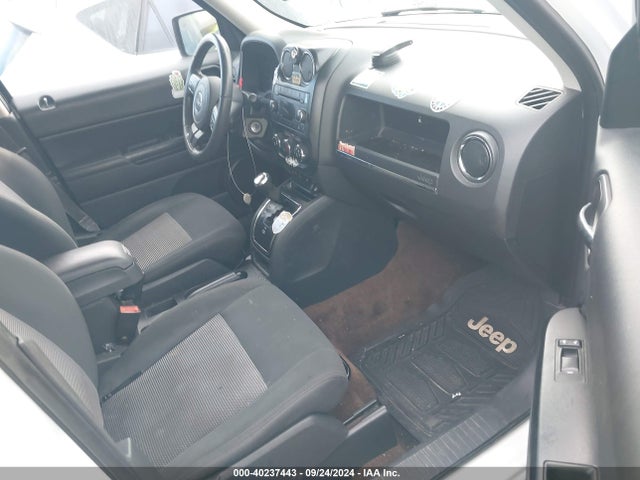 1C4NJPFB1FD318473 Jeep Patriot Latitude