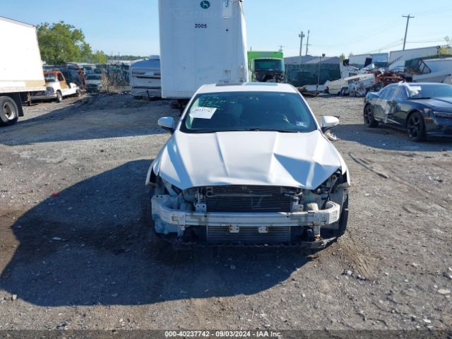 3FA6P0T92HR118598 Ford FUSION SE