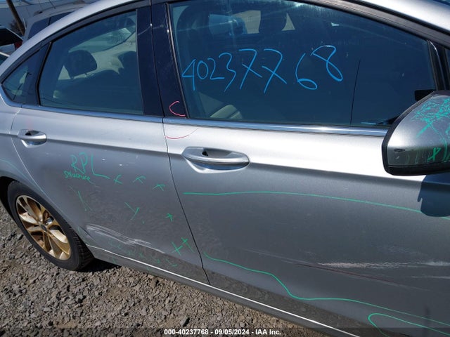 Ford FUSION SE 2019 3FA6P0HD6KR136493 Image 13