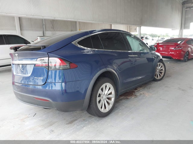 2019 TESLA MODEL X 5YJXCDE20KF197375 Photo 3