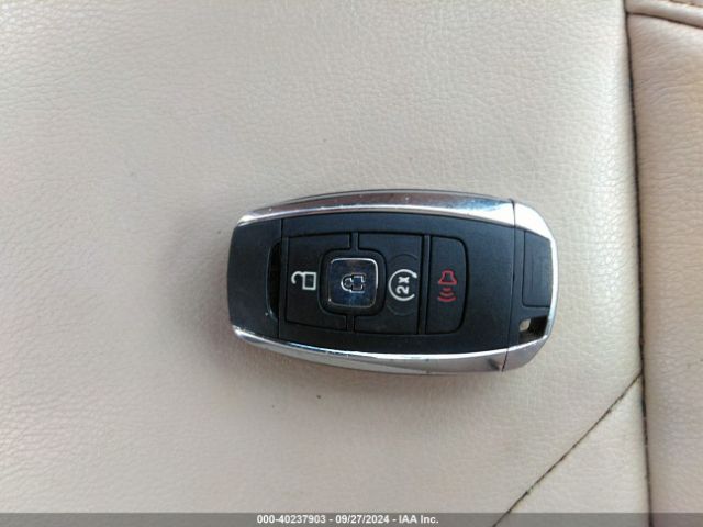 5LMCJ1C9XHUL70265 Lincoln Mkc Premiere
