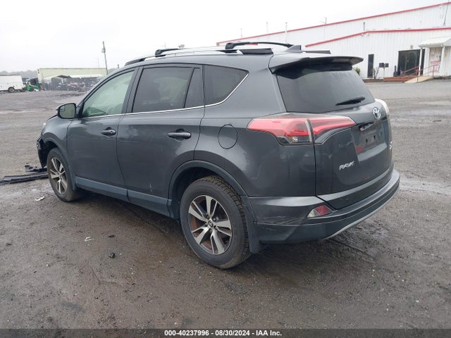 Toyota Rav4 Xle 2017 JTMRFREV8HD199012 Image 3