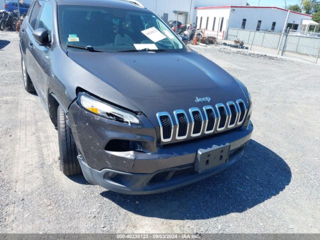 1C4PJLCB7HW516598 Jeep Cherokee Latitude Fwd