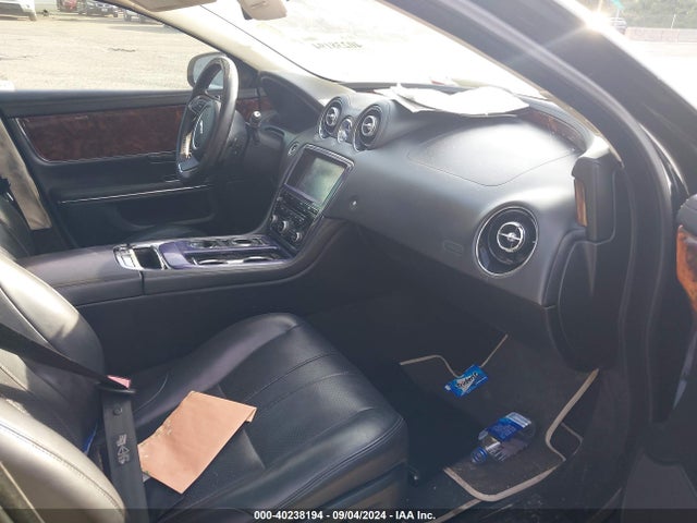 2011 JAGUAR XJ SAJWA1CB9BLV09940 Photo 4