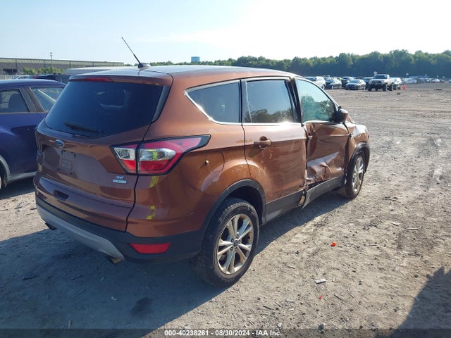 Ford ESCAPE SE 2017 1FMCU0GD1HUC37610 Image 4
