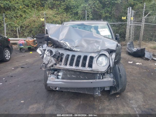 1C4NJPFBXGD687396 Jeep Patriot Latitude