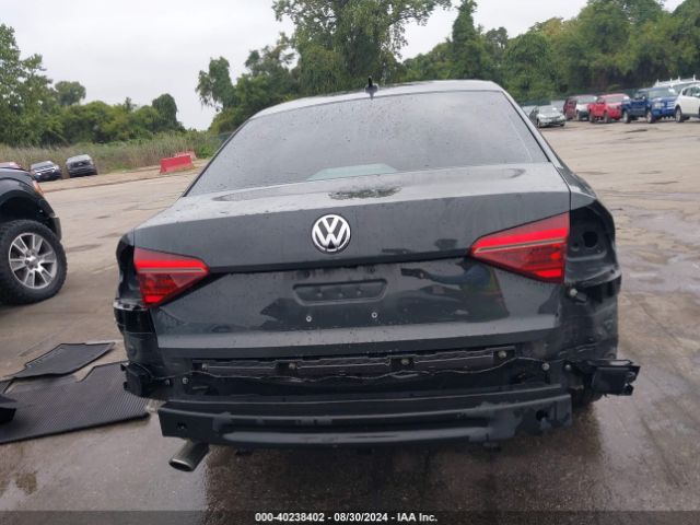 1VWAA7A39JC016651 Volkswagen Passat 2.0t R-line/2.0t S