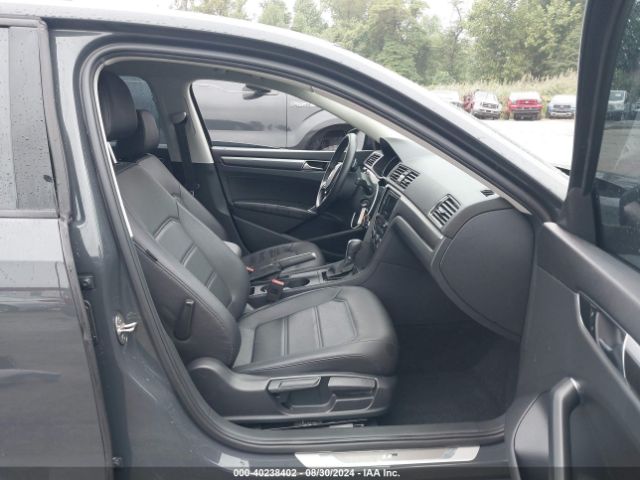 1VWAA7A39JC016651 Volkswagen Passat 2.0t R-line/2.0t S