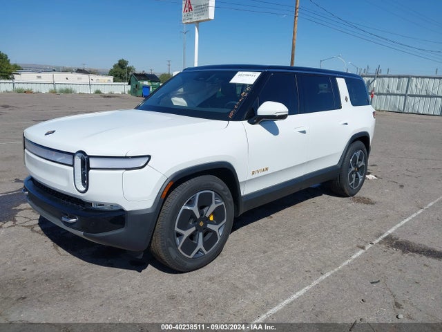 Rivian R1s Adventure Quad Motor Large Pack 2024 7PDSGABA6RN032217 Image 2