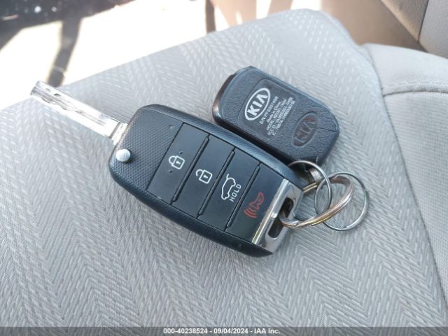 KNDPMCAC7H7255423 KIA Sportage Lx