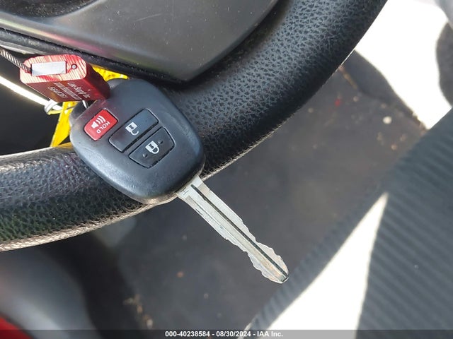 Toyota RAV4 LE 2017 JTMZFREV3HJ139964 Image 11