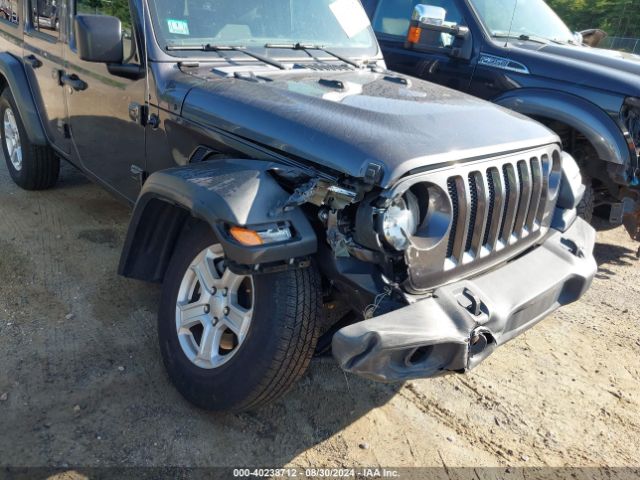 1C4HJXDG8JW264226 Jeep Wrangler Unlimited Sport S 4x4