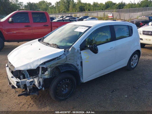Chevrolet Sonic Ls Auto 2016 1G1JA6SH9G4160882 Image 2