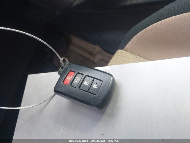 Toyota Rav4 Xle 2017 2T3WFREVXHW389366 Image 11