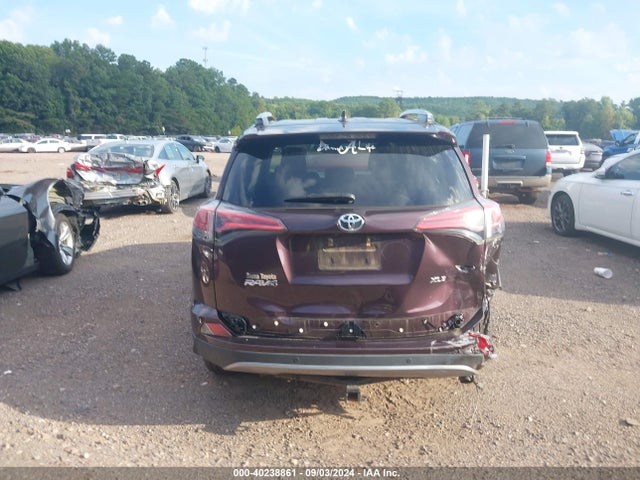 Toyota Rav4 Xle 2017 2T3WFREVXHW389366 Image 16