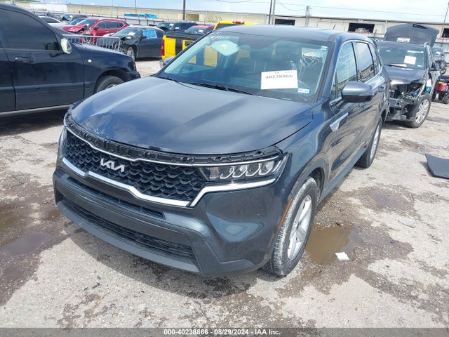 KIA SORENTO LX 2022 5XYRG4LC2NG103308 Image 2