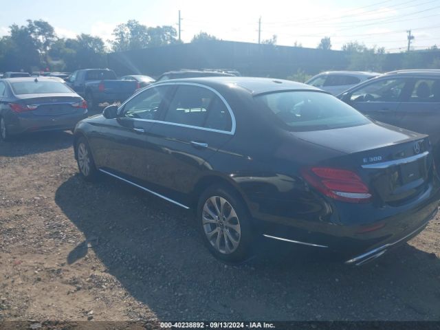 WDDZF4KB1JA372427 Mercedes-Benz E 300 4matic