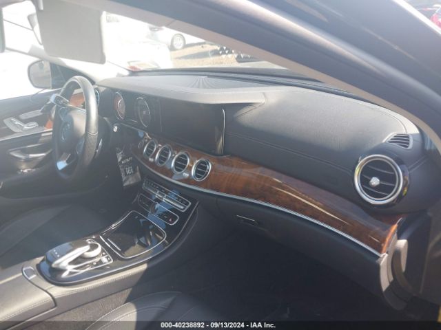 WDDZF4KB1JA372427 Mercedes-Benz E 300 4matic