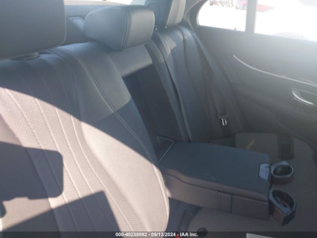 WDDZF4KB1JA372427 Mercedes-Benz E 300 4matic