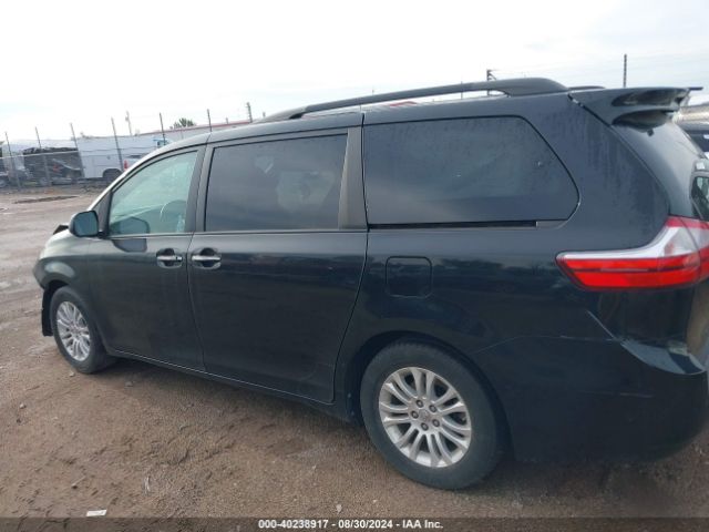 5TDYK3DC0FS611400 Toyota Sienna Xle 8 Passenger