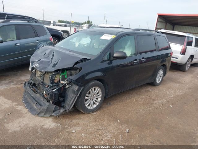 5TDYK3DC0FS611400 Toyota Sienna Xle 8 Passenger