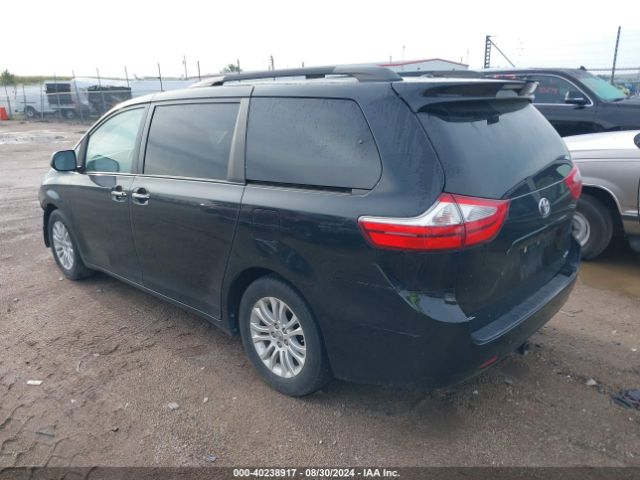 5TDYK3DC0FS611400 Toyota Sienna Xle 8 Passenger