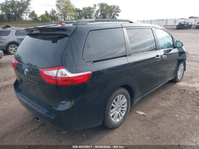 5TDYK3DC0FS611400 Toyota Sienna Xle 8 Passenger