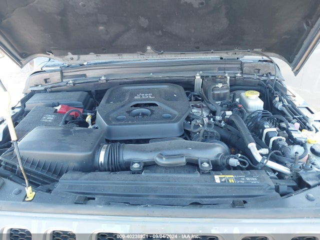 1C4HJXEN1KW517160 Jeep Wrangler Unlimited Sahara 4x4