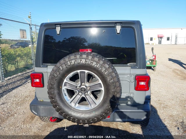 1C4HJXEN1KW517160 Jeep Wrangler Unlimited Sahara 4x4